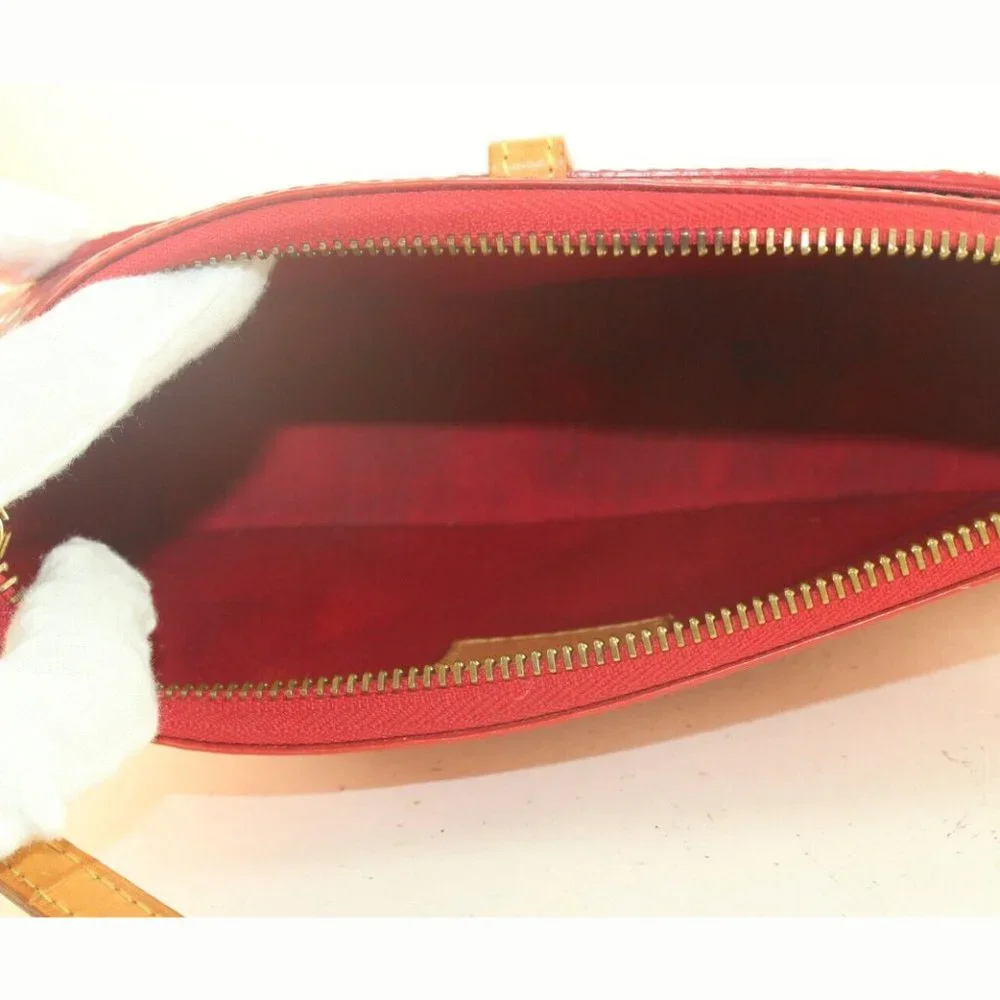 Louis Vuitton Mallory Pochette Accessories with Shoulder Strap 7LK913K